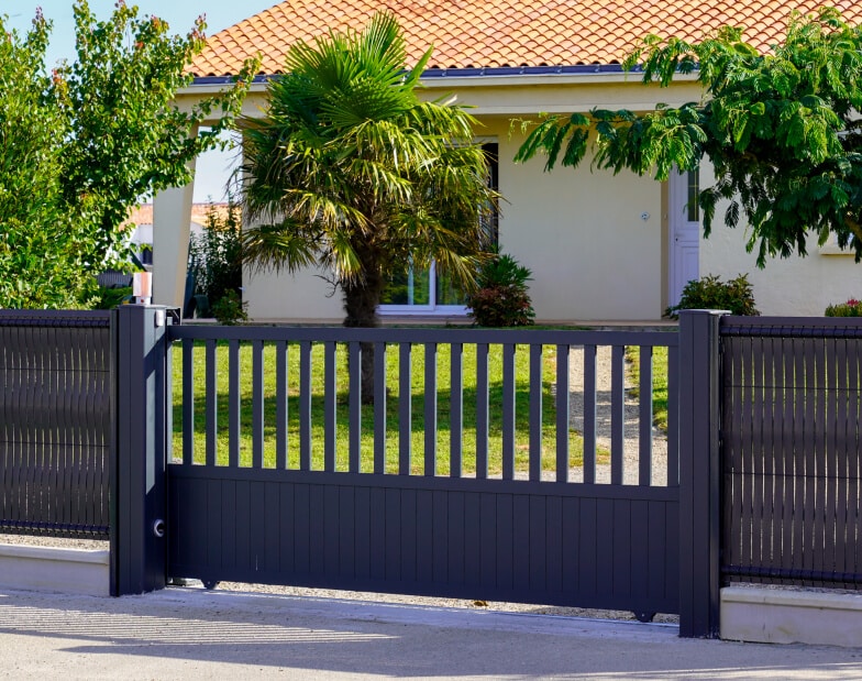 Full-view driveway gates