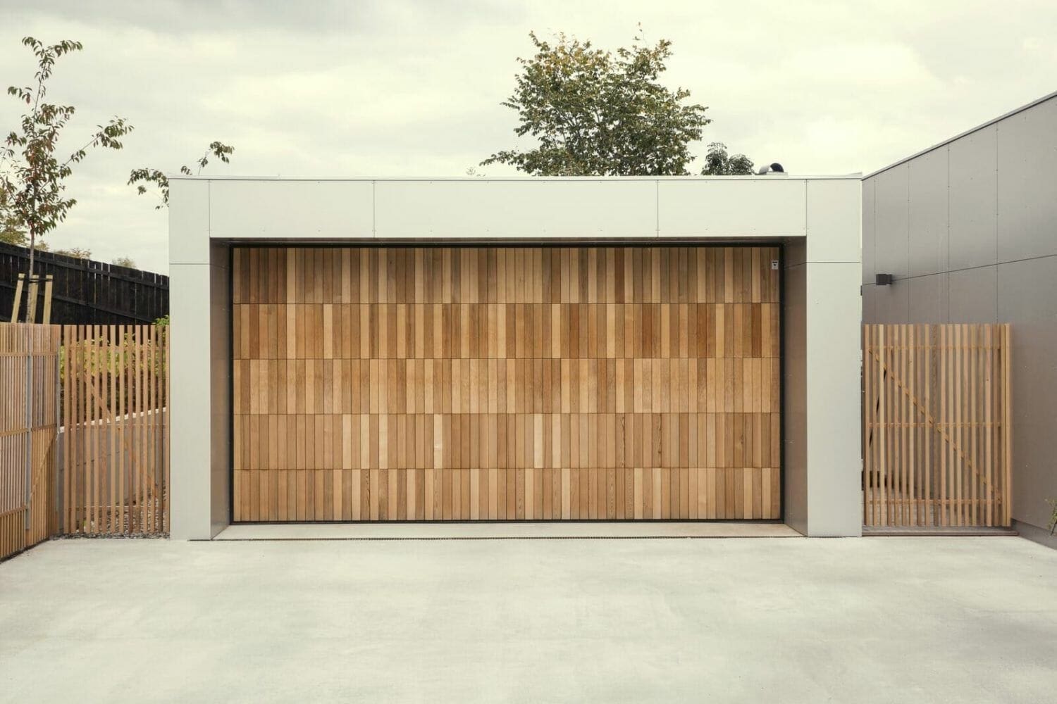reliable automatic folding doors in El Centro
