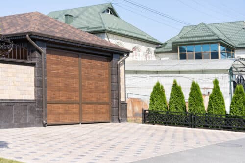 How do I know if my garage door needs to be replaced